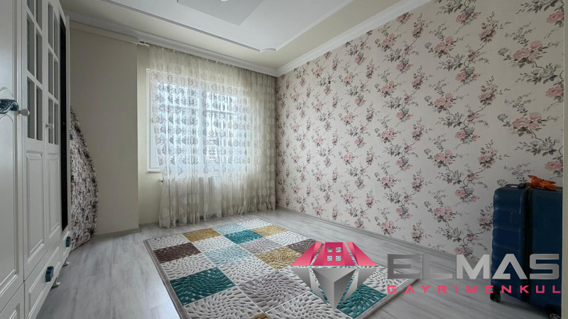 Elmas’tan Hürriyet’te Geniş Peyzajlı Nezih Site İçi  4+1