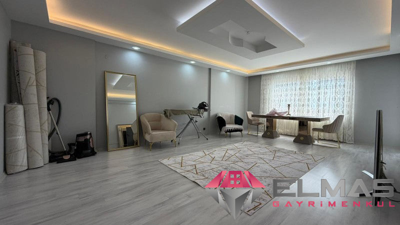 Elmas’tan Hürriyet’te Geniş Peyzajlı Nezih Site İçi  4+1