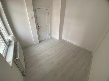 GÜVENAY - ÇORUM ÇÖPLÜ MAH. OSMANCIK CADDESİ ÜZERİ SATILIK 2+1 DAİRE