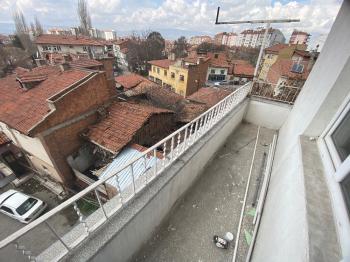 GÜVENAY - ÇORUM ÇÖPLÜ MAH. OSMANCIK CADDESİ ÜZERİ SATILIK 2+1 DAİRE