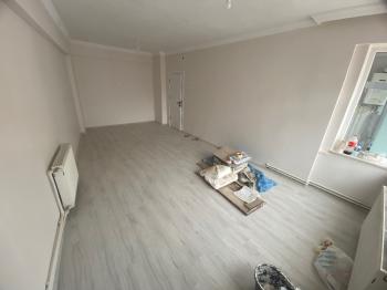GÜVENAY - ÇORUM ÇÖPLÜ MAH. OSMANCIK CADDESİ ÜZERİ SATILIK 2+1 DAİRE