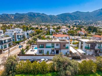 Kıbrıs Girne Ozanköy Bölgesinde Satılık 4 Yatak Odalı Villa