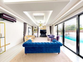 Kıbrıs Girne Ozanköy Bölgesinde Satılık 4 Yatak Odalı Villa