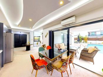 Kıbrıs Girne Ozanköy Bölgesinde Satılık 4 Yatak Odalı Villa