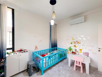 Kıbrıs Girne Ozanköy Bölgesinde Satılık 4 Yatak Odalı Villa