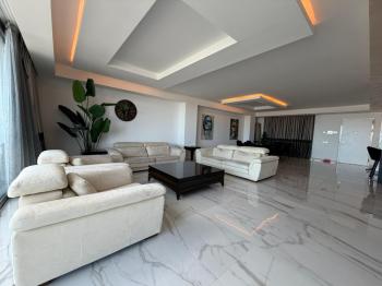 KKTC Girne Akacan Elegance Özel Ultra Lüks 3+1 Kiralık Penthouse Sinema Odalı Saunalı