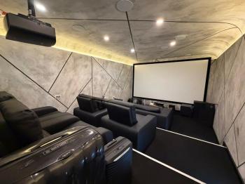 KKTC Girne Akacan Elegance Özel Ultra Lüks 3+1 Kiralık Penthouse Sinema Odalı Saunalı
