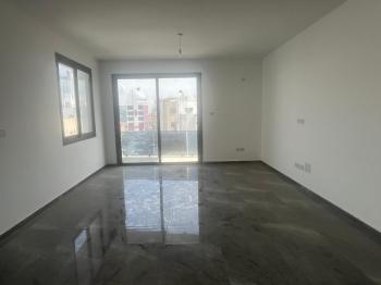 Küçük Kaymaklıda Terminal ve Okullar Yoluna Yürüme Mesafesinde Ensüit 3+1 satılık Daire