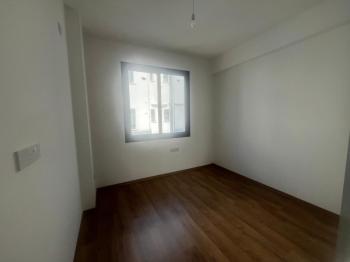 Küçük Kaymaklıda Terminal ve Okullar Yoluna Yürüme Mesafesinde Ensüit 3+1 satılık Daire