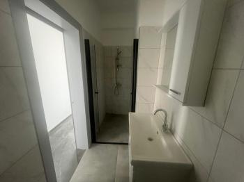 Küçük Kaymaklıda Terminal ve Okullar Yoluna Yürüme Mesafesinde Ensüit 3+1 satılık Daire