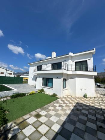 GİRNE BOĞAZDA  EŞYALI SATILIK MÜSTAKİL EV 