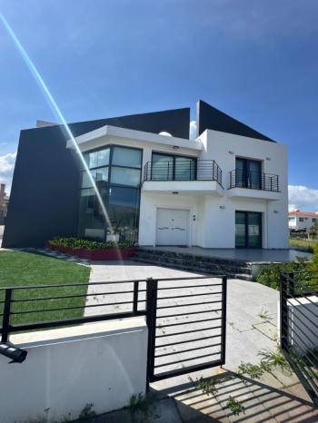 GİRNE BOĞAZDA  EŞYALI SATILIK MÜSTAKİL EV 