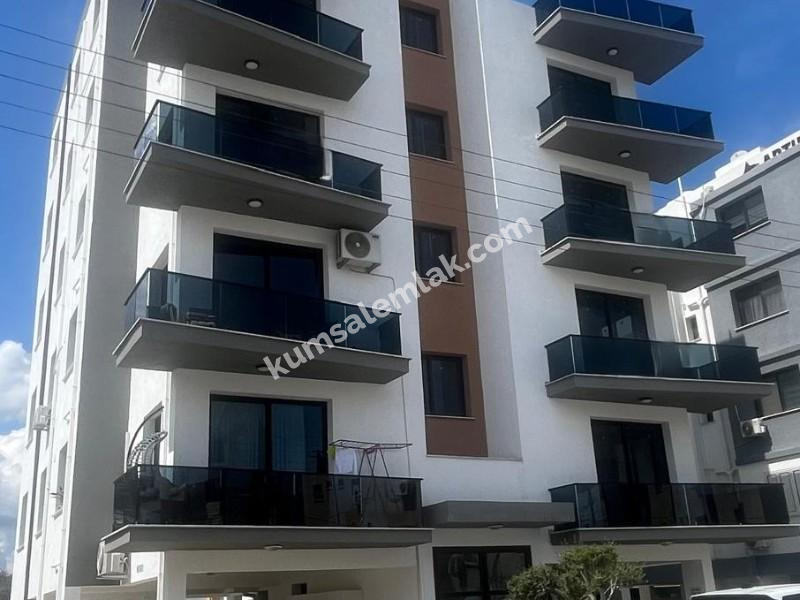 Küçük Kaymaklıda Terminal ve Okullar Yoluna Yürüme Mesafesinde Ensüit 3+1 satılık Daire