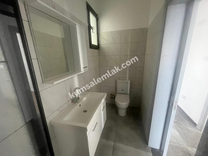 Küçük Kaymaklıda Terminal ve Okullar Yoluna Yürüme Mesafesinde Ensüit 3+1 satılık Daire