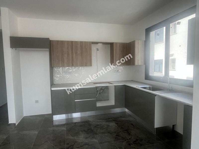 Küçük Kaymaklıda Terminal ve Okullar Yoluna Yürüme Mesafesinde Ensüit 3+1 satılık Daire