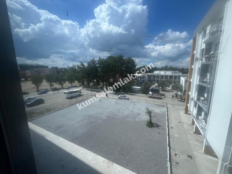 Küçük Kaymaklıda Terminal ve Okullar Yoluna Yürüme Mesafesinde Ensüit 3+1 satılık Daire