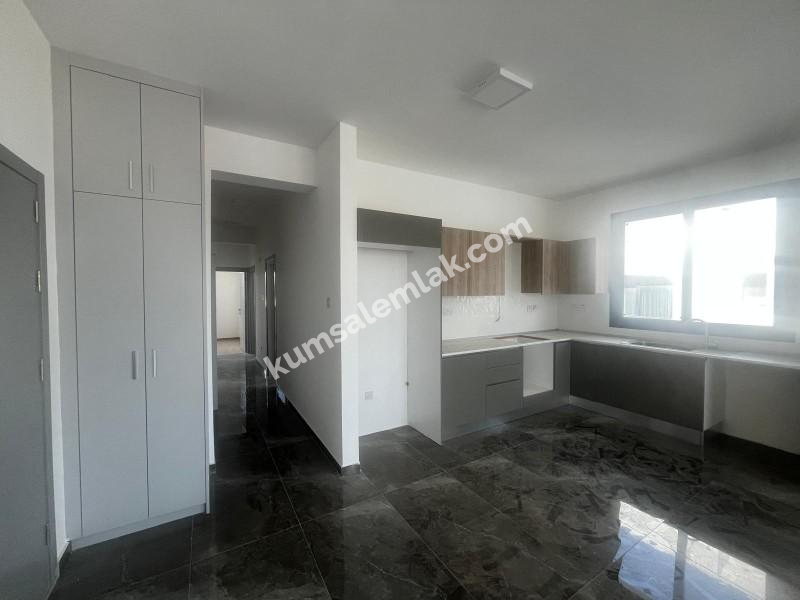 Küçük Kaymaklıda Terminal ve Okullar Yoluna Yürüme Mesafesinde Ensüit 3+1 satılık Daire