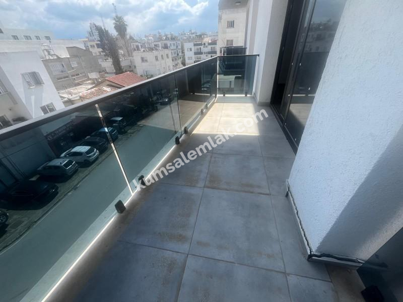 Küçük Kaymaklıda Terminal ve Okullar Yoluna Yürüme Mesafesinde Ensüit 3+1 satılık Daire