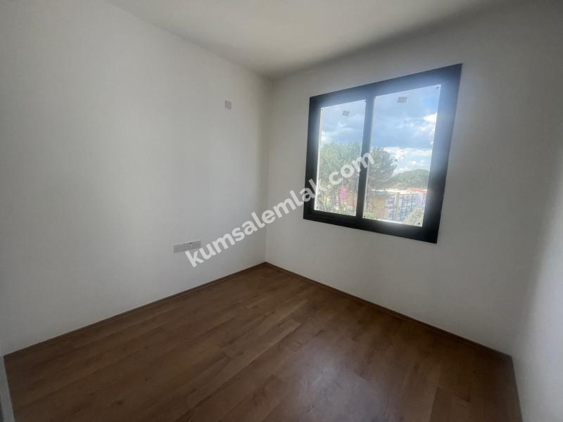 Küçük Kaymaklıda Terminal ve Okullar Yoluna Yürüme Mesafesinde Ensüit 3+1 satılık Daire