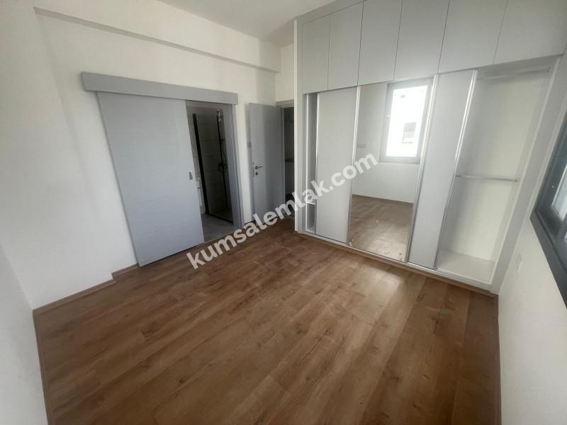 Küçük Kaymaklıda Terminal ve Okullar Yoluna Yürüme Mesafesinde Ensüit 3+1 satılık Daire