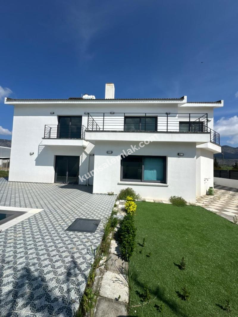 GİRNE BOĞAZDA  EŞYALI SATILIK MÜSTAKİL EV 