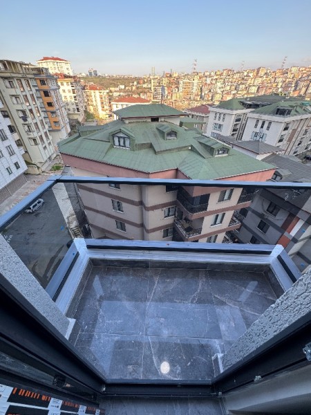 Alibeyköy Metro'ya 5 Dk 6.Kat Manzaralı 2+1 Balkonlu Sıfır Satılık Daire
