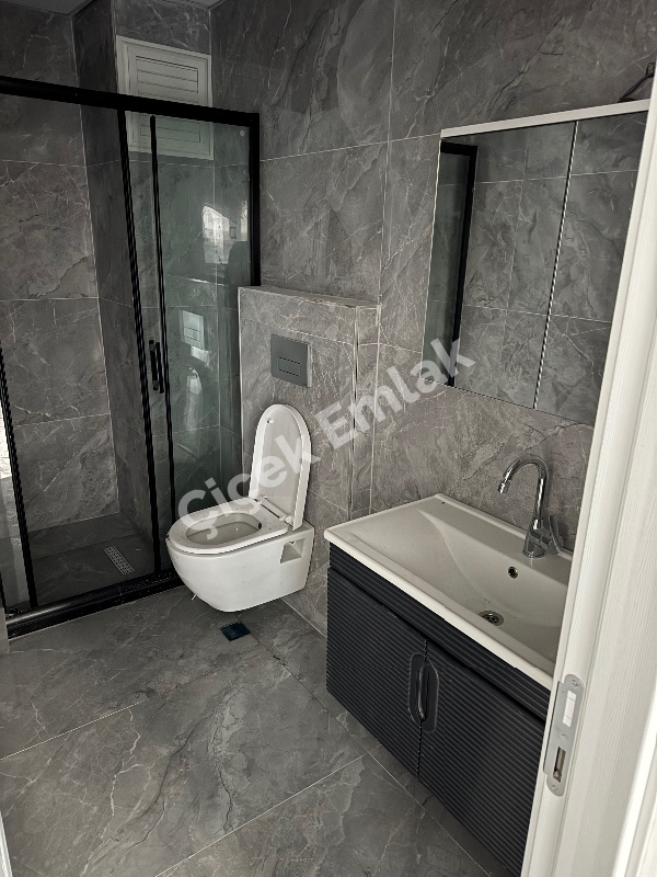 Alibeyköy Metro'ya 5 Dk 2+1 Müstakil Bahçeli 100 m2 Satılık Daire