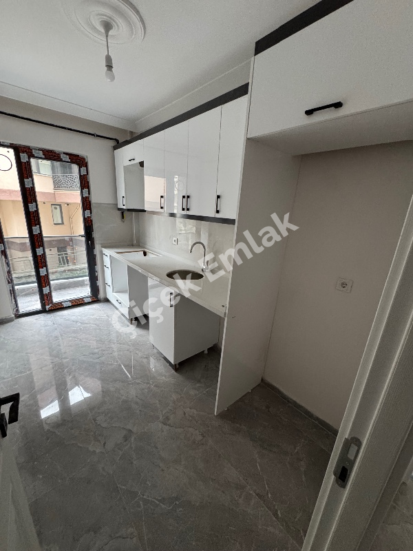 Alibeyköy Metro'ya 5 Dk 2+1 Müstakil Bahçeli 100 m2 Satılık Daire