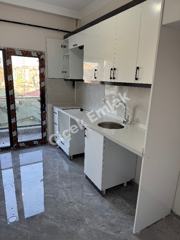 Alibeyköy Metro'ya 5 Dk 6.Kat Manzaralı 2+1 Balkonlu Sıfır Satılık Daire