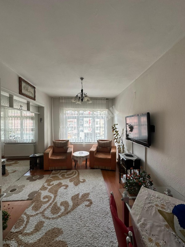 AFYON ÜÇOK EMLAKTAN ÖRNEKEVELER MAH 2+1 95M² TEMİZ BAKIMLI SATILIK DAİRE 