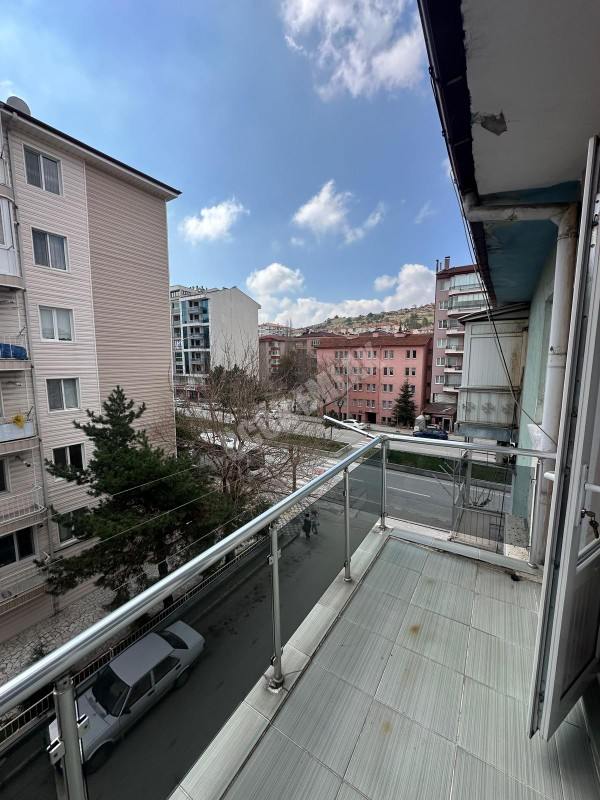 AFYON ÜÇOK EMLAKTAN ÖRNEKEVELER MAH 2+1 95M² TEMİZ BAKIMLI SATILIK DAİRE 
