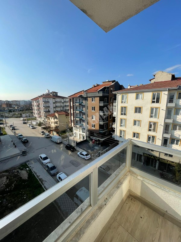 AFYON ÜÇOK EMLAKTAN ERENELER MAH TEMİZ BAKIMLI EŞYALI 2+0 50M² KİRALIK DAİRE 