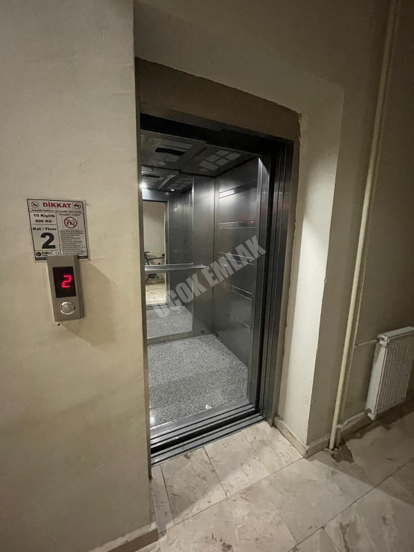 AFYON ÜÇOK EMLAKTAN ERENELER MAH TEMİZ BAKIMLI EŞYALI 2+0 50M² KİRALIK DAİRE 