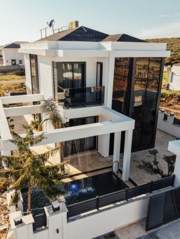 DİDİM EFELER’DE ULTRA LÜKS 3+1 TAM MÜSTAKİL VİLLA! | ÖZEL HAVUZ | FULL EŞYALI | 250 m² ARSA | 140 m² NET | EBEVEYN BANYOLU | OTO SULAMA | KALORİFER ALTYAPI | KAÇIRILMAYACAK FIRSAT!