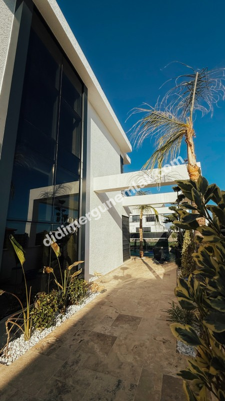 DİDİM EFELER’DE ULTRA LÜKS 3+1 TAM MÜSTAKİL VİLLA! | ÖZEL HAVUZ | FULL EŞYALI | 250 m² ARSA | 140 m² NET | EBEVEYN BANYOLU | OTO SULAMA | KALORİFER ALTYAPI | KAÇIRILMAYACAK FIRSAT!