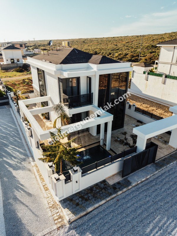 DİDİM EFELER’DE ULTRA LÜKS 3+1 TAM MÜSTAKİL VİLLA! | ÖZEL HAVUZ | FULL EŞYALI | 250 m² ARSA | 140 m² NET | EBEVEYN BANYOLU | OTO SULAMA | KALORİFER ALTYAPI | KAÇIRILMAYACAK FIRSAT!