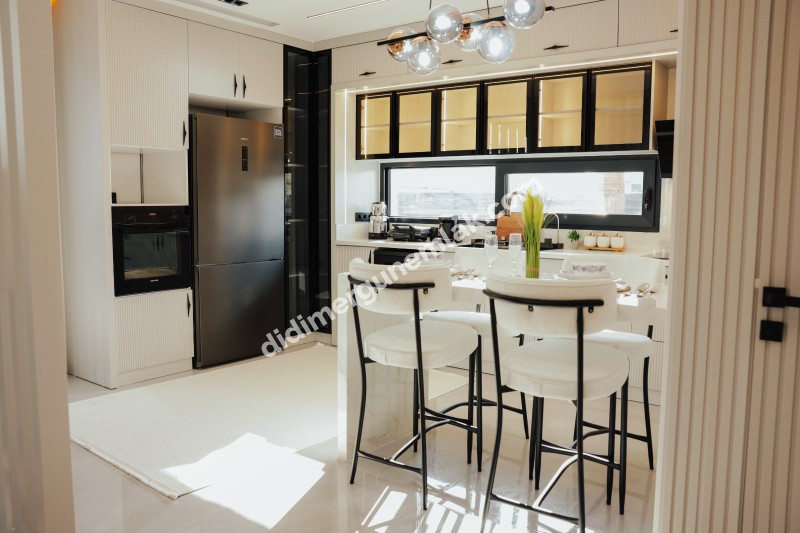DİDİM EFELER’DE ULTRA LÜKS 3+1 TAM MÜSTAKİL VİLLA! | ÖZEL HAVUZ | FULL EŞYALI | 250 m² ARSA | 140 m² NET | EBEVEYN BANYOLU | OTO SULAMA | KALORİFER ALTYAPI | KAÇIRILMAYACAK FIRSAT!