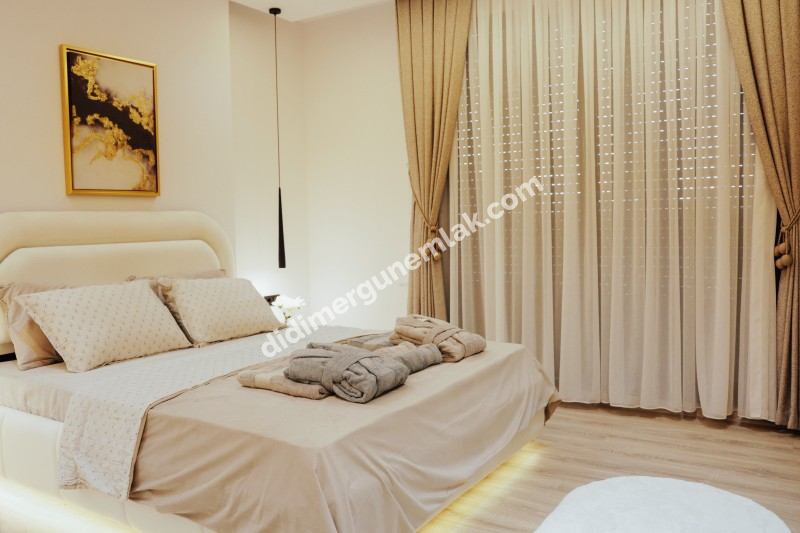 DİDİM EFELER’DE ULTRA LÜKS 3+1 TAM MÜSTAKİL VİLLA! | ÖZEL HAVUZ | FULL EŞYALI | 250 m² ARSA | 140 m² NET | EBEVEYN BANYOLU | OTO SULAMA | KALORİFER ALTYAPI | KAÇIRILMAYACAK FIRSAT!