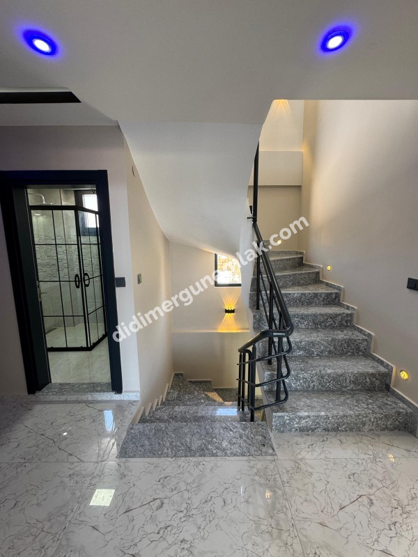 DİDİM HİSAR MAHALLESİ’NDE 5+2 ULTRA LÜKS TAM MÜSTAKİL VİLLA | 2 MUTFAK | 4 BANYO | SAUNALI | OTOPARKLI | OTOMATİK PANJUR | 175 m² NET | GENİŞ VE FERAHL YAŞAM ALANI! 