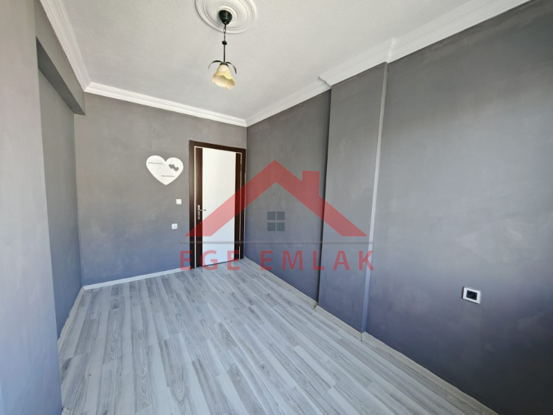 Didim Yeni Mahalle'de Yatırımlık & Bakımlı 2+1 Satılık Daire