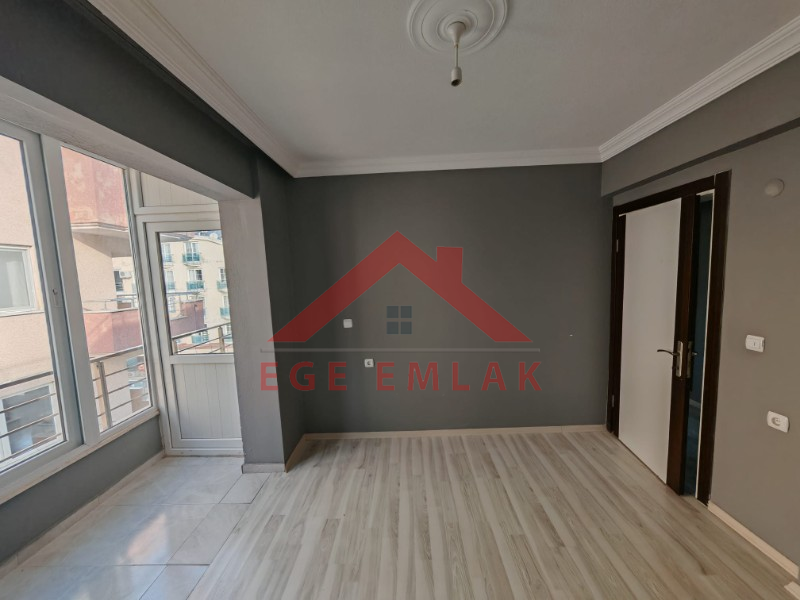 Didim Yeni Mahalle'de Yatırımlık & Bakımlı 2+1 Satılık Daire