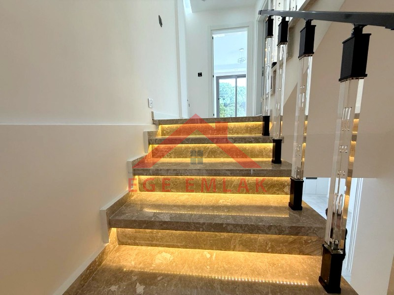 Didim'de Denize 100 Metre Mesafede Satılık 3+1 Villa