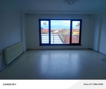 MUDANYA HALİTPAŞA 'da SAHİLE YAKIN DENİZ GÖRÜR SATILIK 2+1 DAİRE