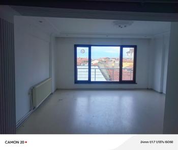 MUDANYA HALİTPAŞA 'da SAHİLE YAKIN DENİZ GÖRÜR SATILIK 2+1 DAİRE