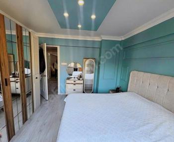 MUDANYA ÖMERBEY'DE SAHİLE YAKIN DENİZ GÖRÜR SATILIK ARA KAT 2+1 DAİRE