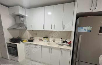 MUDANYA ÖMERBEY'DE SAHİLE YAKIN DENİZ GÖRÜR SATILIK ARA KAT 2+1 DAİRE