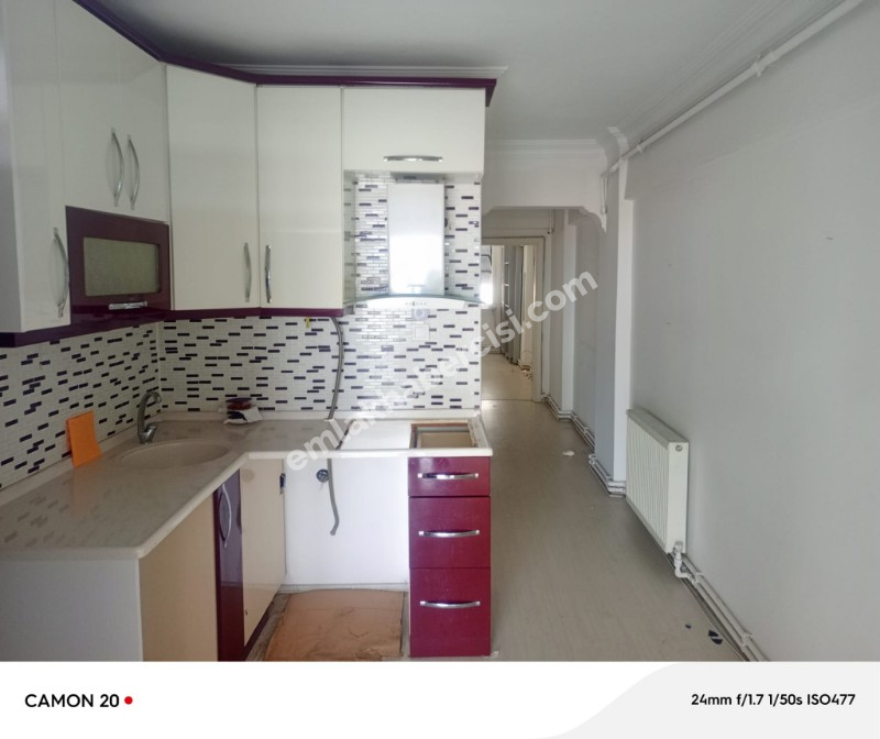MUDANYA HALİTPAŞA 'da SAHİLE YAKIN DENİZ GÖRÜR SATILIK 2+1 DAİRE