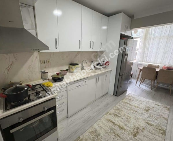 MUDANYA ÖMERBEY'DE SAHİLE YAKIN DENİZ GÖRÜR SATILIK ARA KAT 2+1 DAİRE