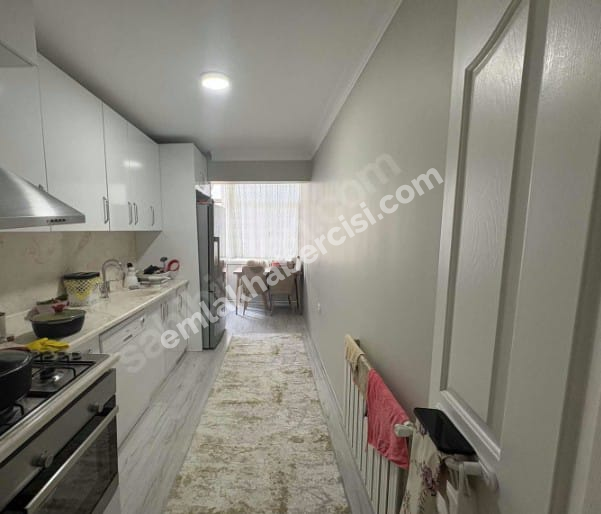 MUDANYA ÖMERBEY'DE SAHİLE YAKIN DENİZ GÖRÜR SATILIK ARA KAT 2+1 DAİRE