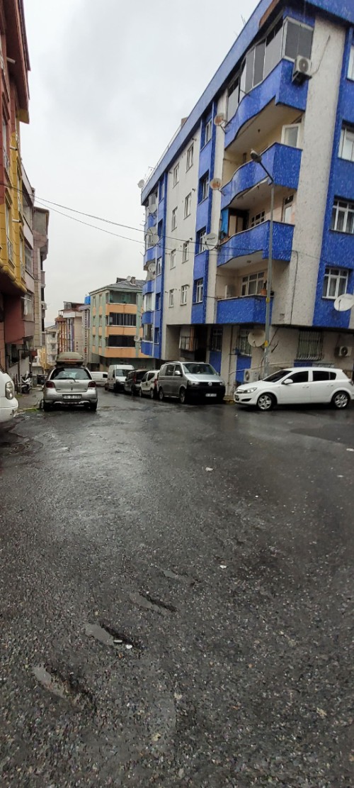 Yeşilpınar'da 90 m2 Arakat Balkonlu Satılık Daire